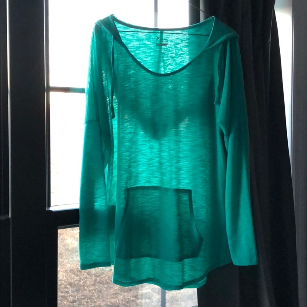 Light active sweatshirt
